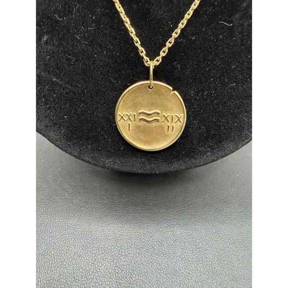 Van Cleef & Arpels Necklace Zodiac Medal Aquarius Pendant 18K SPB-TS 354205 - Picture 3 of 8